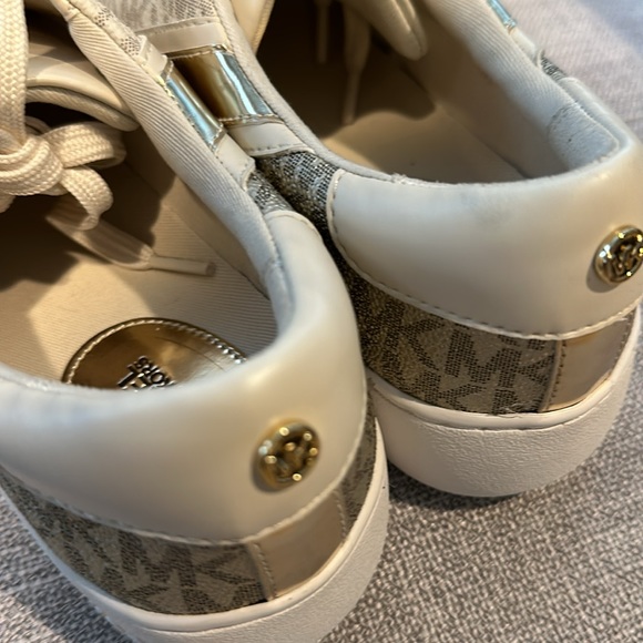 Michael Michael kors slade lace up sneakers. LT cream - size 9 - Picture 4 of 17